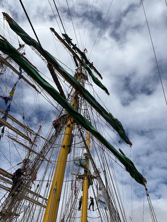 Climbing the rigging on Alexander von Humboldt II